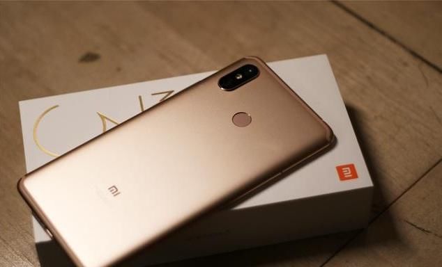 小米Max3开箱,大屏幕,电池容量为普通手机的2