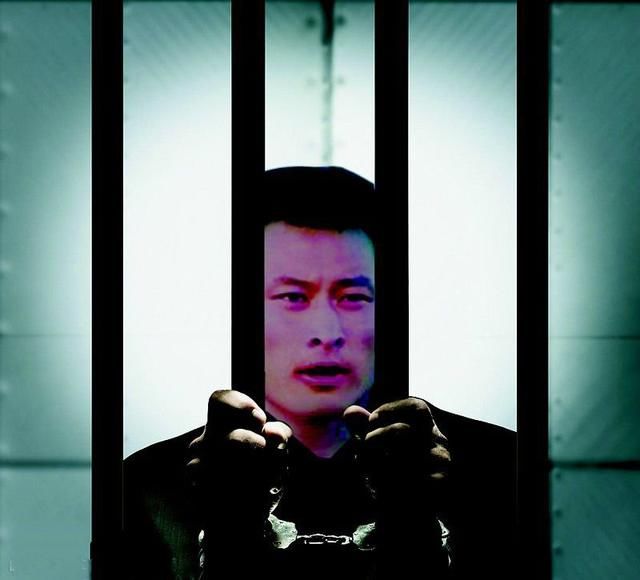 他是中国顶尖级中后卫,身体强悍铲球凶狠,却因