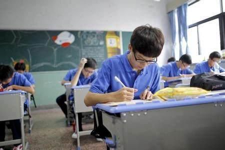 2018年使用全国卷省份600分以上人数比较,心