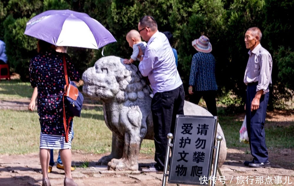 中国游客出游又被骂没素质,这次惹到泰国国王