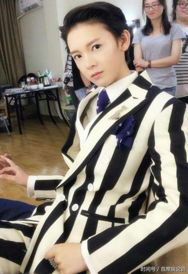穿16cm的厚底鞋, 剪掉长发, 这个演员女扮男装