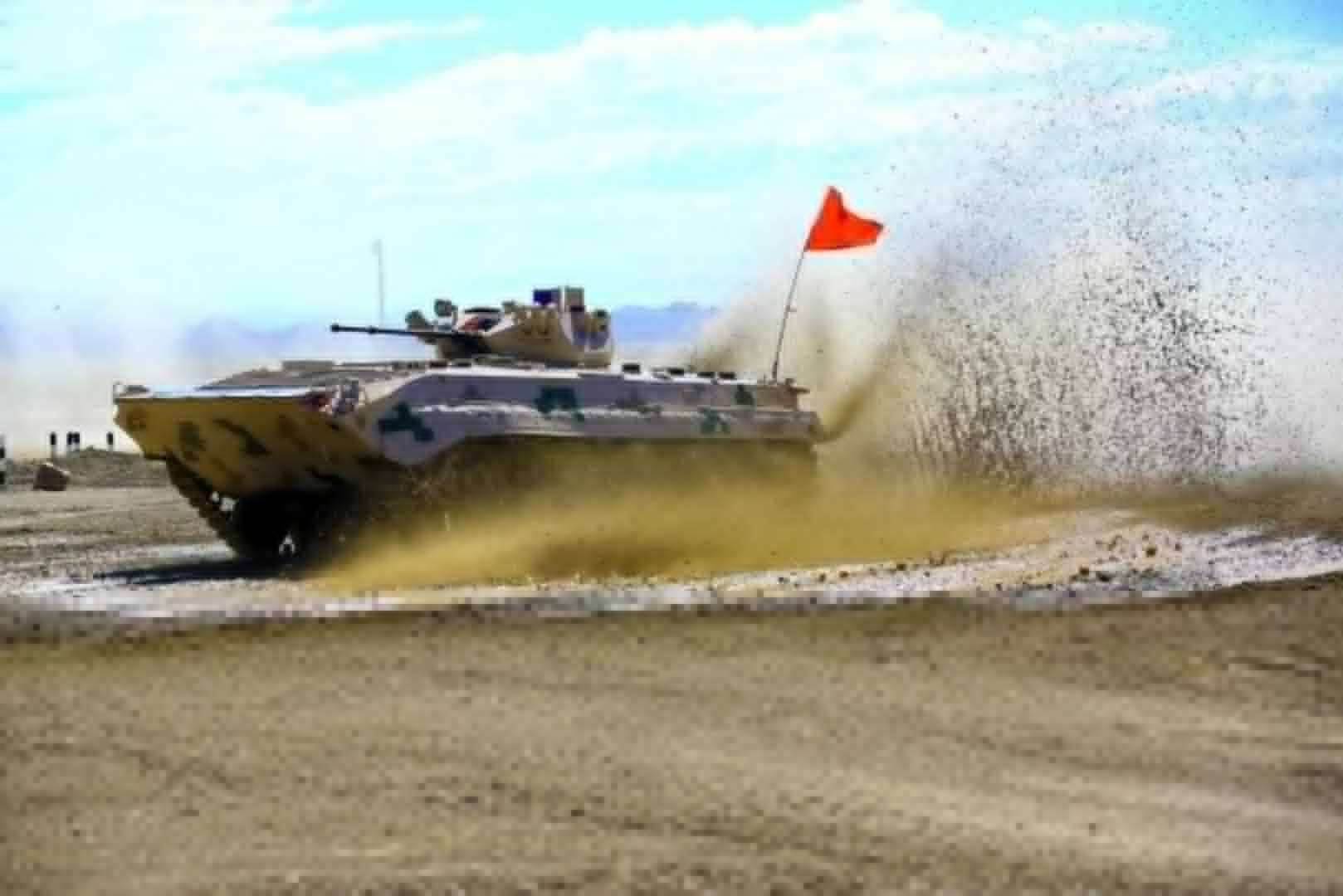 激情开赛!“苏沃洛夫突击”步战车组单车赛 激情开赛!“苏沃洛夫突击”步战车组单车赛