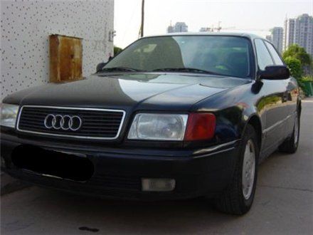 北京一辆奥迪A6霸占车位,车主写了一个故事,对