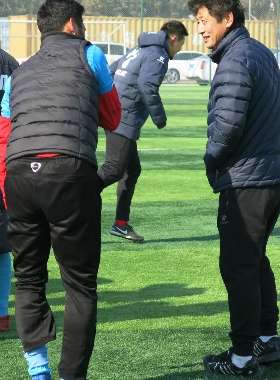 青岛两队冲中乙,红狮遇殷铁生,张健张洋父子同