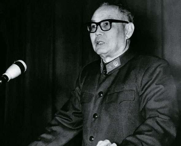 陈毅追悼会,原定由叶剑英致悼词,为何临时又改