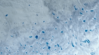 从太空俯瞰格陵兰岛的宝石蓝湖泊 从太空俯瞰格陵兰岛的宝石蓝湖泊