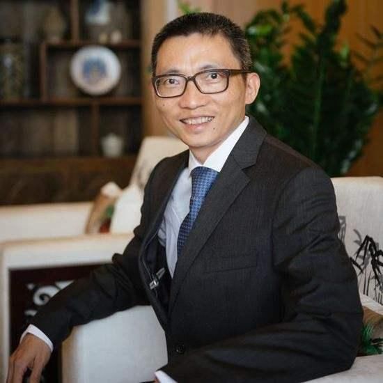 现金捐赠超100亿,这个人赶上了李嘉诚和邵逸夫