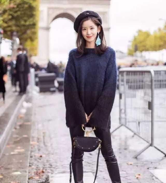 章泽天黑色羽绒服穿出少女感,网友:太美了吧!