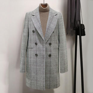 呢大衣粘毛沾灰怎么办?胶带刷子都已经OUT了