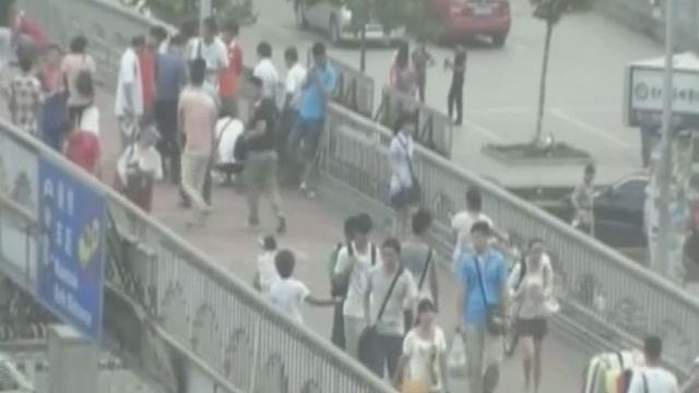 记者卧底 揭秘免费“老年团” 记者卧底 揭秘免费“老年团”