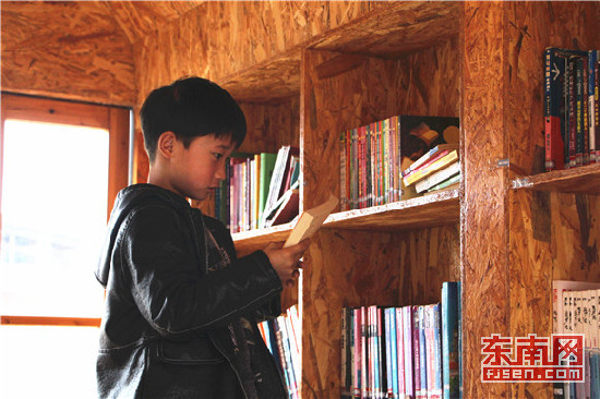 集美港头公益图书馆:播撒公益火种 点亮乡村夜