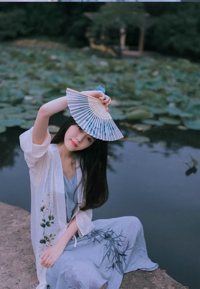 多年后你和她情深似海,会不会想到欠我一个未来