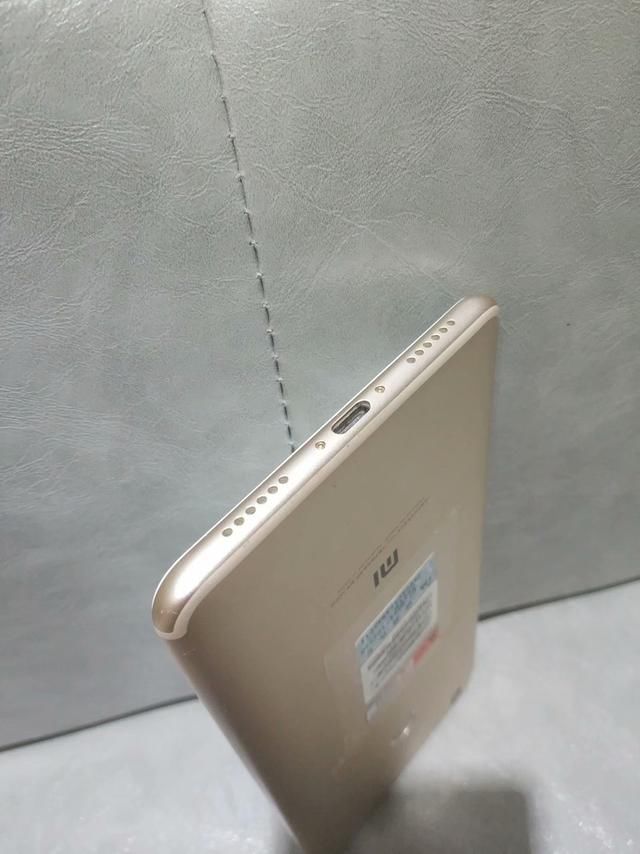 小米MAX2上手,5300毫安电池,看世界杯直播全