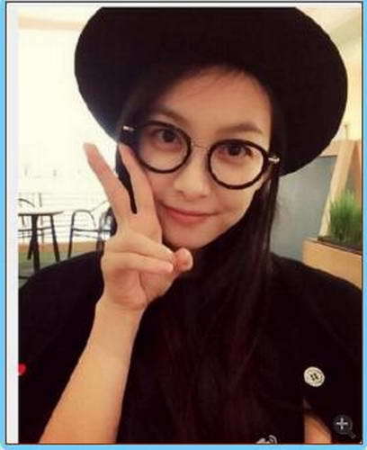 娱乐圈女星们剪刀手自拍 赵丽颖可爱杨幂萌萌哒