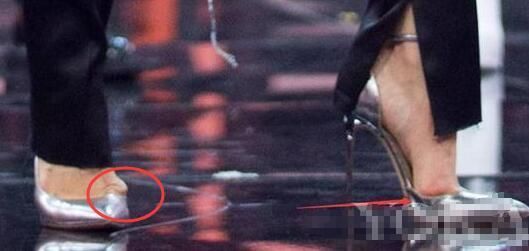 赵丽颖的脚,郭碧婷的脚,宋茜的脚,差别也太大了