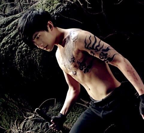 杨洋肌肉照曝光,谁说小鲜肉不能有健壮身材? 杨洋肌肉照曝光,谁说小鲜肉不能有健壮身材?