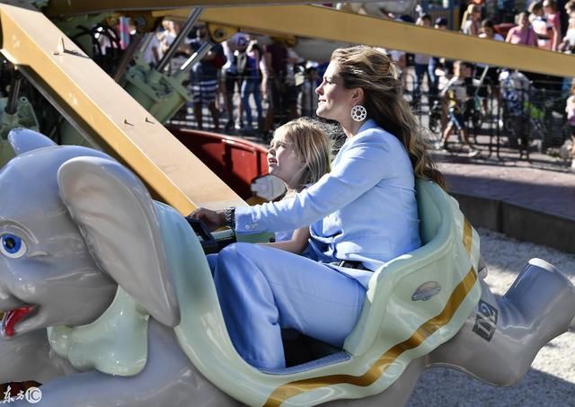 虽然是瑞典王位的第二顺位继承人,6岁小女公爵