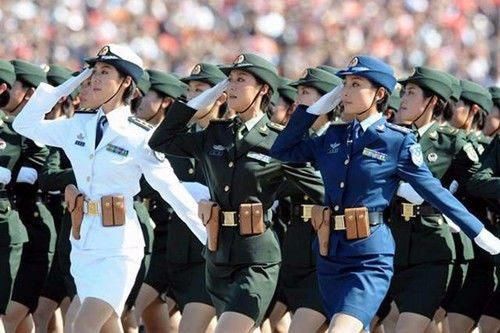 世界各国女兵阅兵风采(中国女兵最帅气,伊朗女
