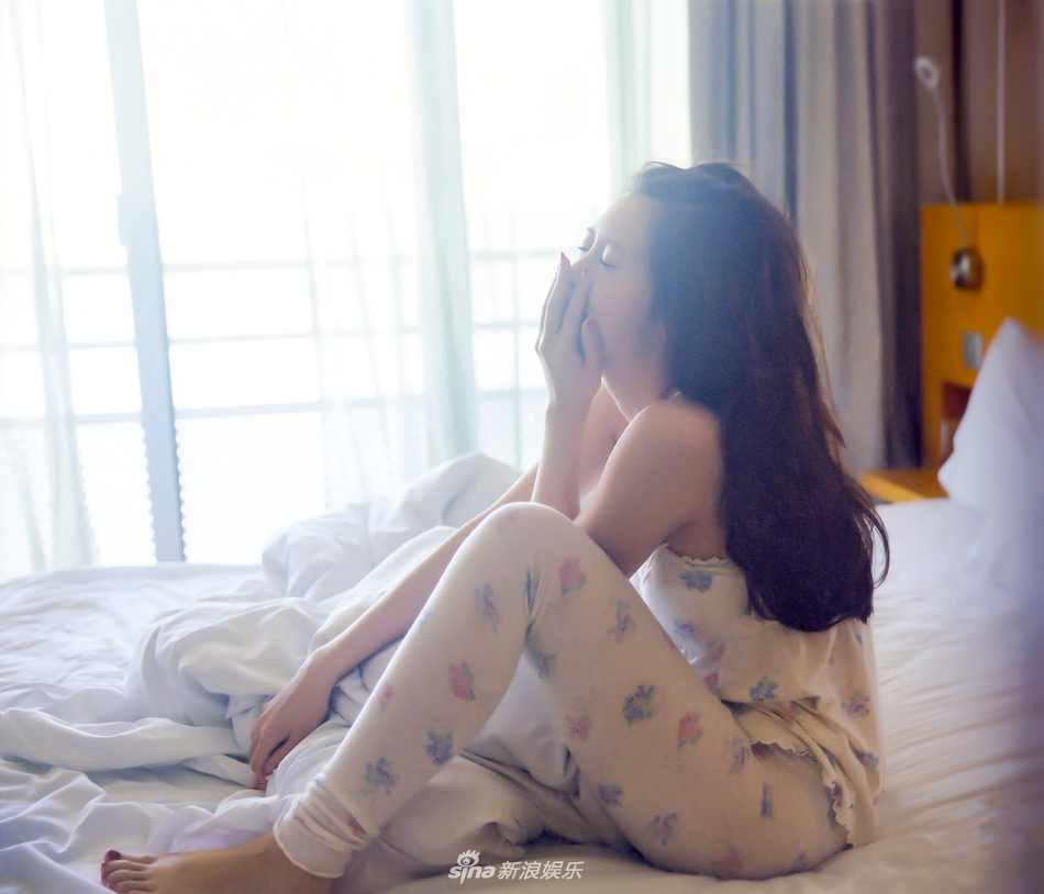 白石麻衣睡颜曝光 女神睡觉原来是这个样子!