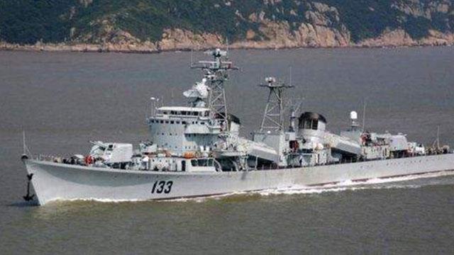 曹卫东:重庆舰是当年最先进的主战战舰 曹卫东:重庆舰是当年最先进的主战战舰