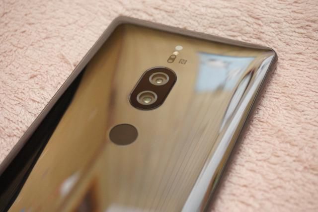 半斤重的SONY XZ2 Premium怪兽级摄影旗舰手