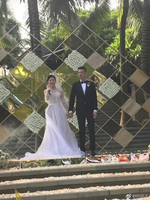 吴中天杨子珊三亚婚礼热吻 赵薇苏有朋赵又廷