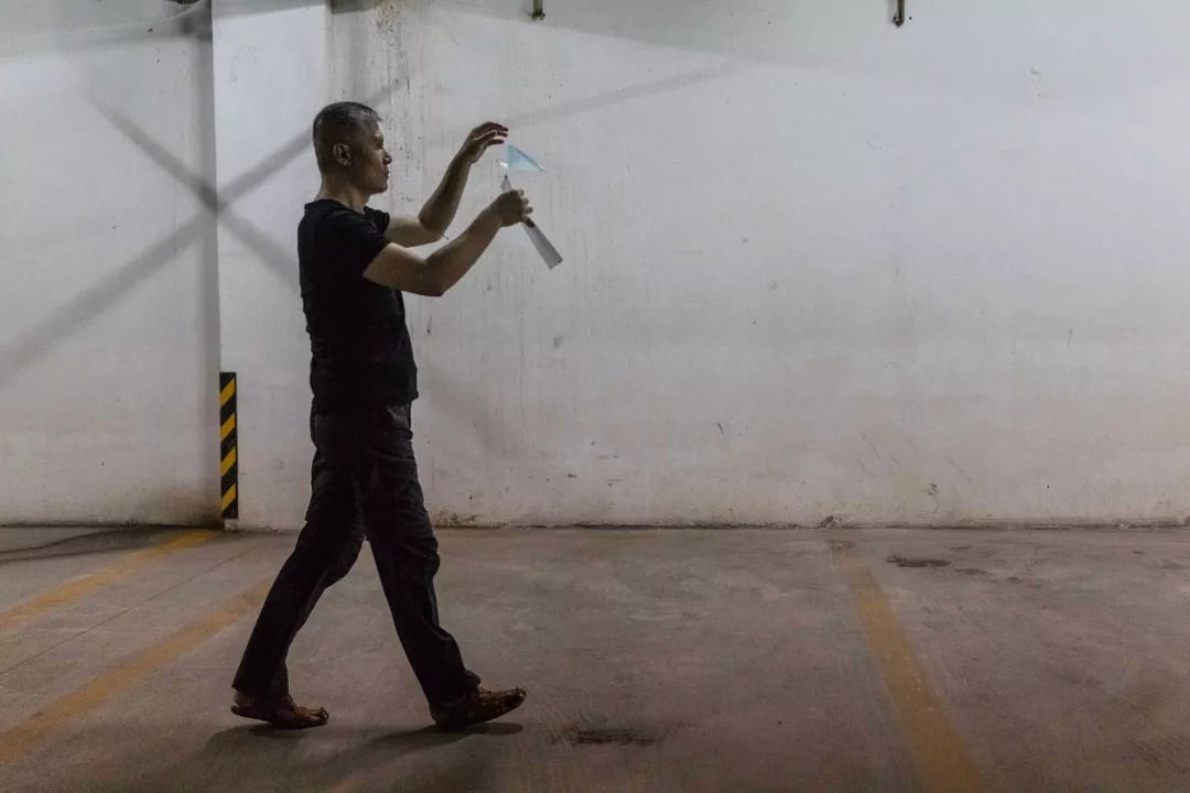 中国大叔靠纸飞机成世界最大飞机制造商