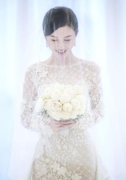 杨子珊吴中天婚礼上演头纱吻, 和陈晓陈妍希、