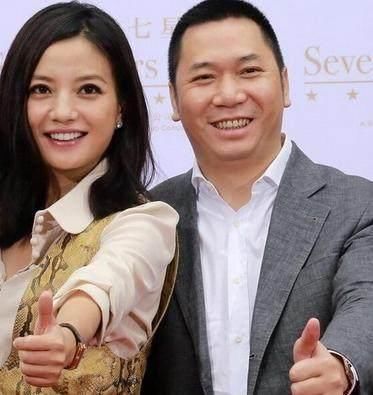 黄有龙回应空手套白狼事件,声称很多事赵薇并