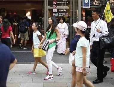 日本旅客带10万日元来中国旅行,中国什么都好