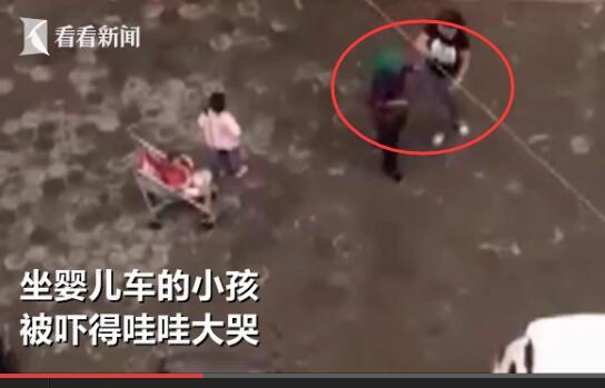 八旬老人遭儿媳连扇耳光 孩子目睹吓得哇哇大哭 八旬老人遭儿媳连扇耳光 孩子目睹吓得哇哇大哭