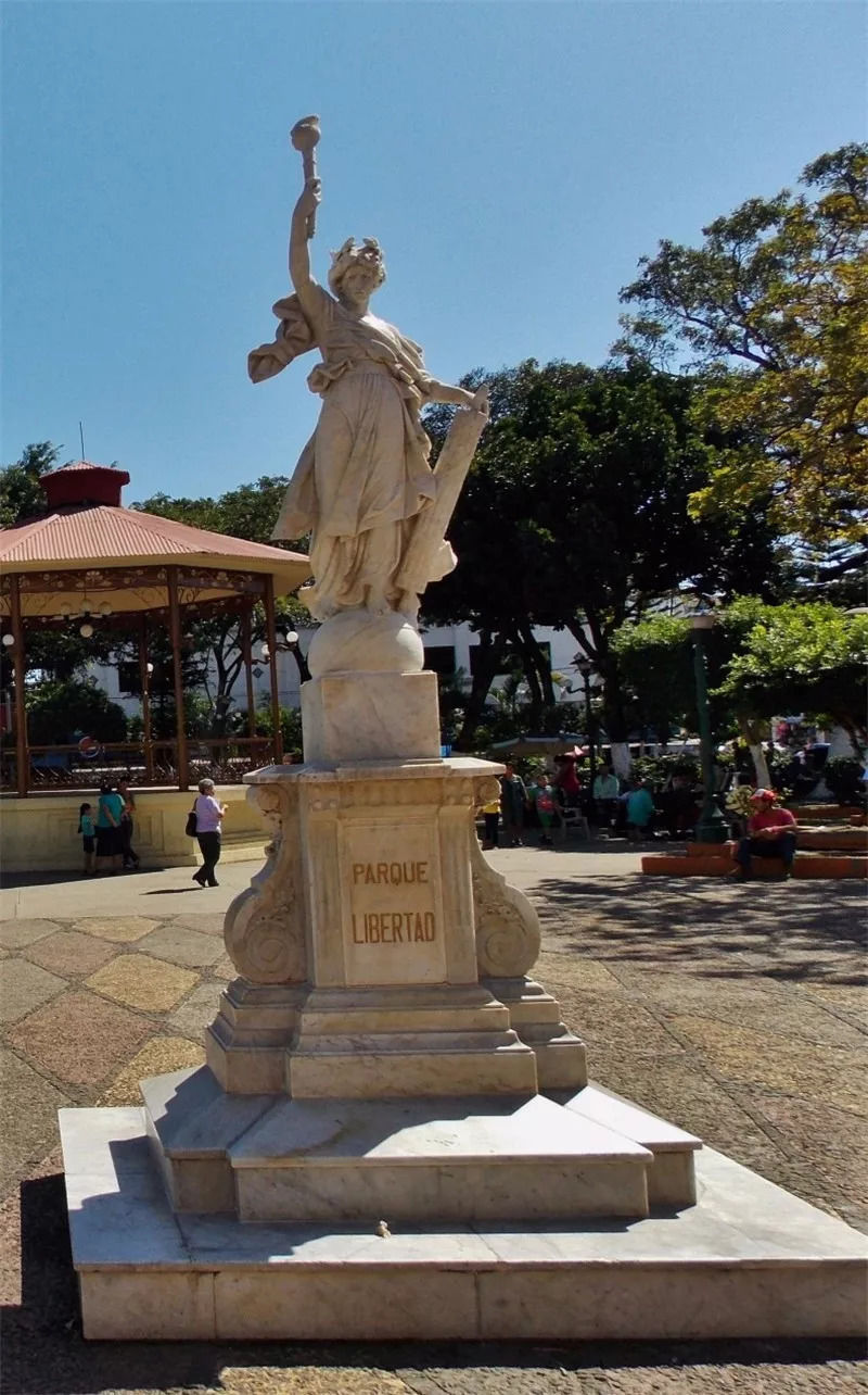 刚刚与中国建交的萨尔瓦多是个什么样的国家