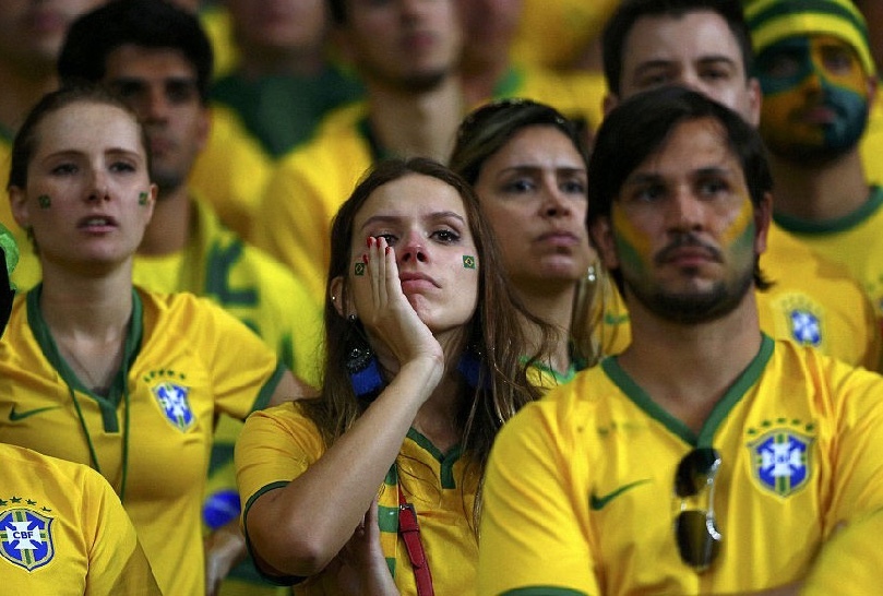 全国痛哭 巴西队遭遇世界杯最耻辱惨案!