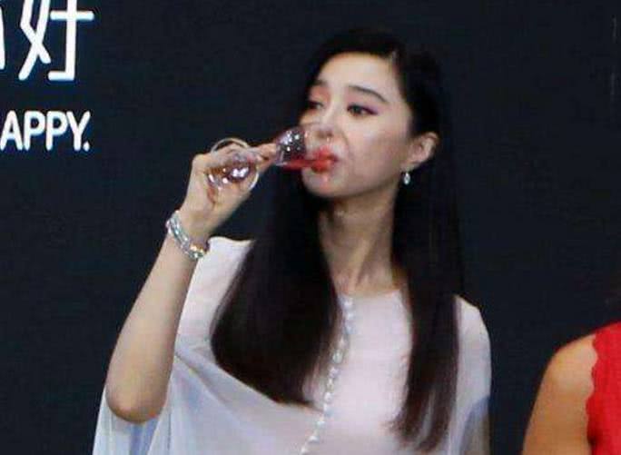 范冰冰代言企业查封数十亿元,网友:这回看你怎