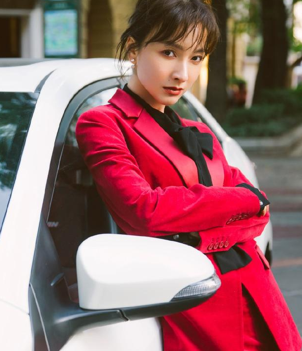 潘玮柏庆功宴上被采访和吴昕的感情状况,潘玮