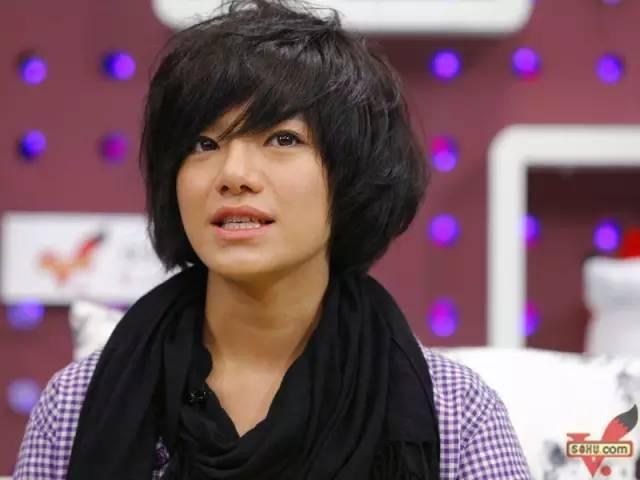 曾是超女冠军的她,整容撞脸范冰冰,如今像人妖.