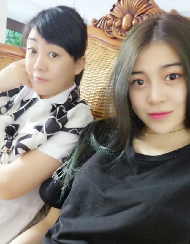 与闺蜜合影