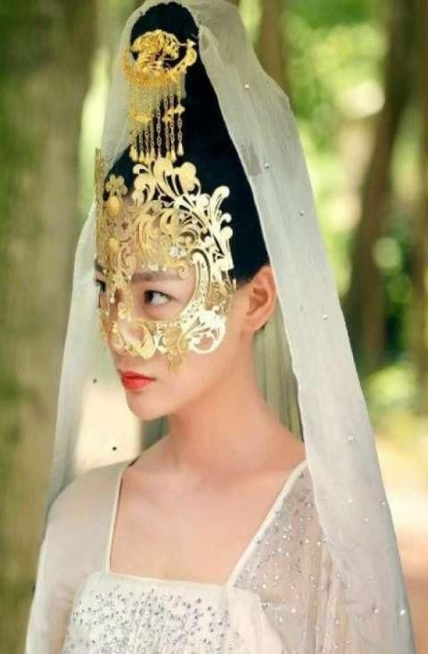 戴面具7大女星, 个个美翻了, 谁知到了杨幂, 画风却变了