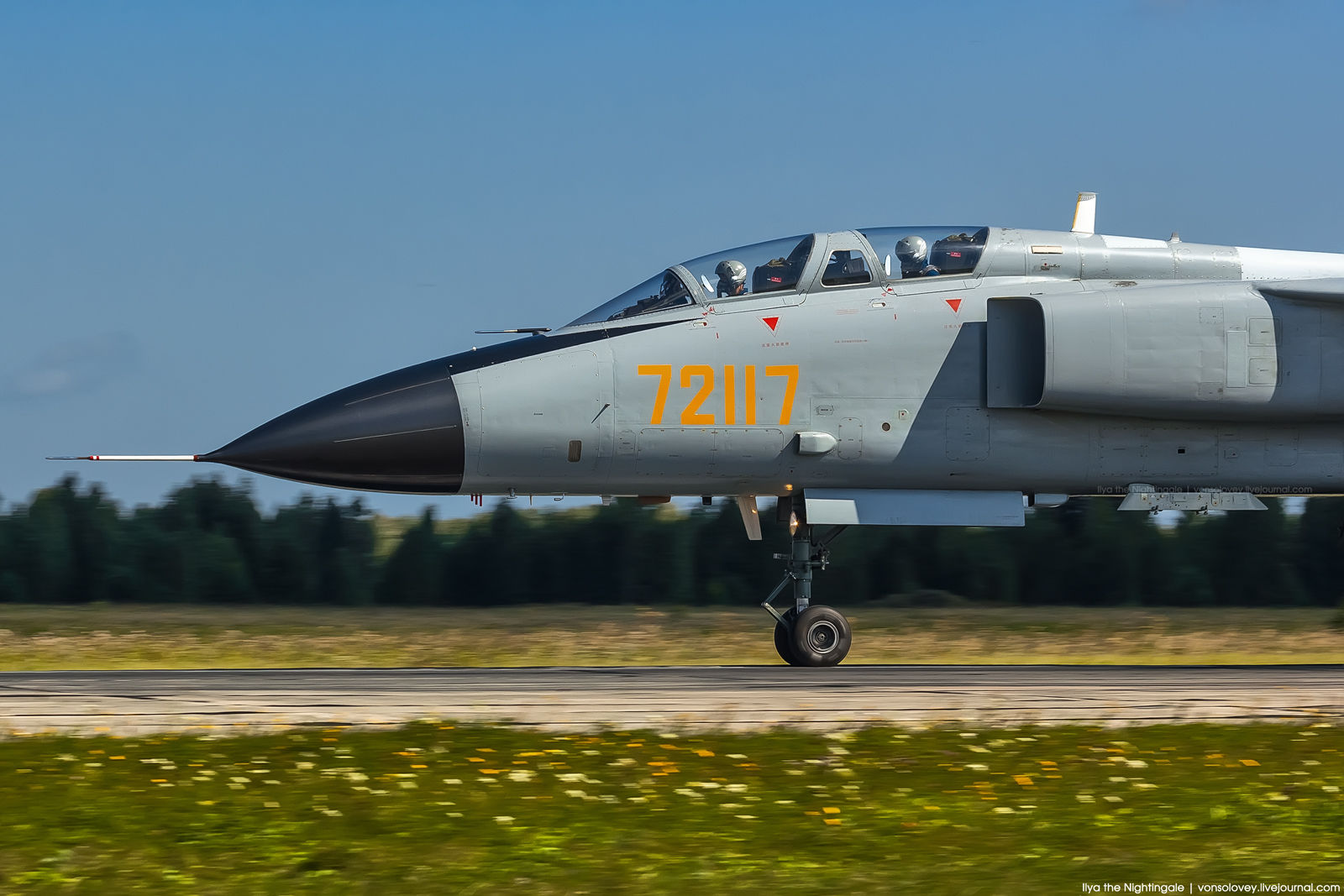 俄罗斯摄影师镜头里中国参加演习战机