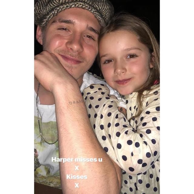 小七滑雪摔屁股蹲!贝克汉姆给孩子素质教育,贝