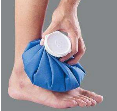 冷敷和热敷的区别 跌倒扭伤消肿是选择热敷还