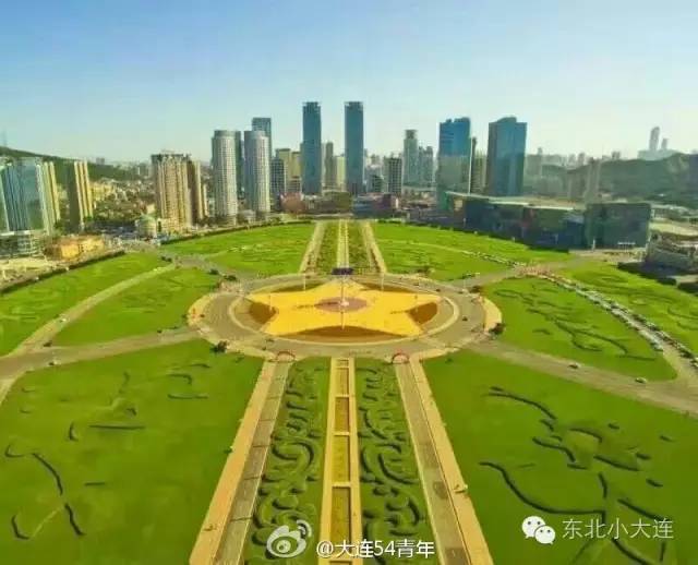 图为:星海广场。