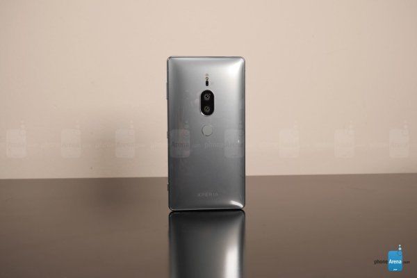 索尼Xperia XZ2 Premium开箱上手:不仅很厚,而