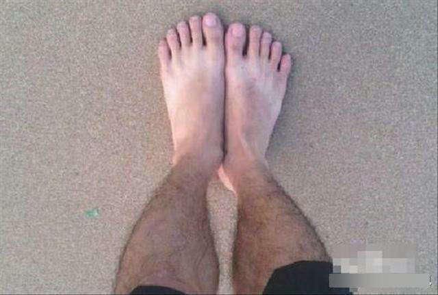 国足为什么不行?看看大罗的脚再看看他们,你一