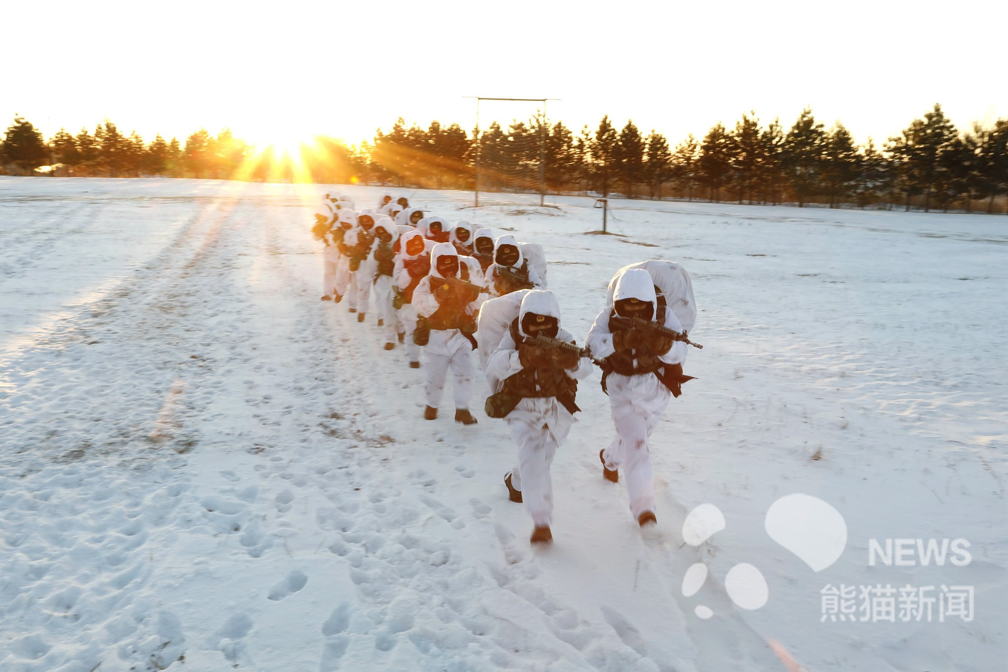 黑龙江黑河:边防官兵严寒天候进行战术训练
