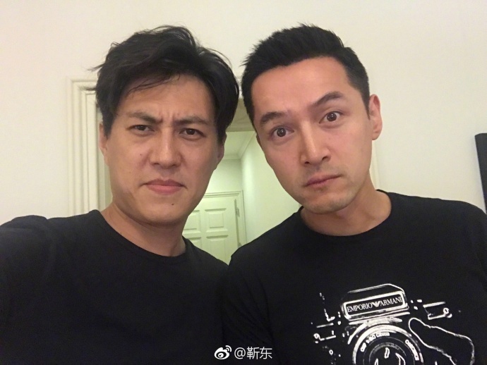 胡歌靳东相聚送出搞怪九连拍 靳东喊话胡歌:你懂得 胡歌靳东相聚送出搞怪九连拍 靳东喊话胡歌:你懂得