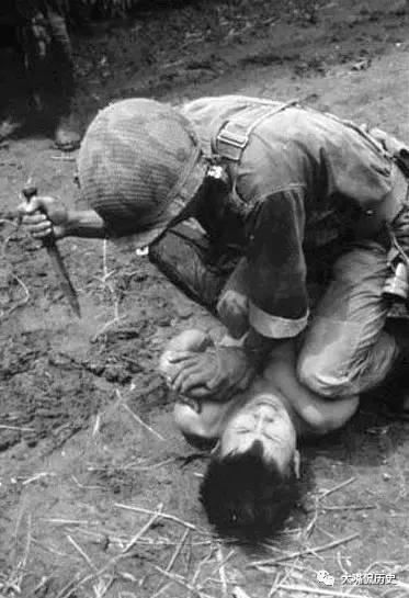 触目惊心的越战黑镜头:南越士兵残酷虐待越共俘虏(老照片图集) 触目惊心的越战黑镜头:南越士兵残酷虐待越共俘虏(老照片图集)