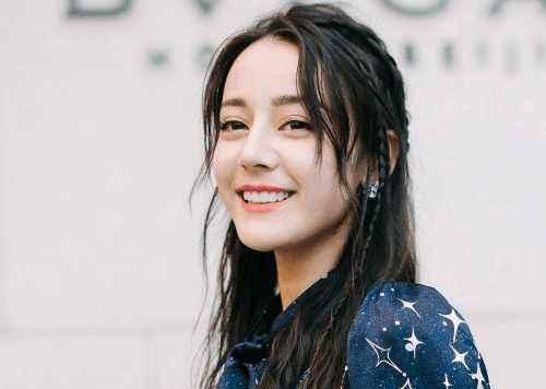 杨幂旗下艺人解约,直言她捧不红我,杨幂:给了机