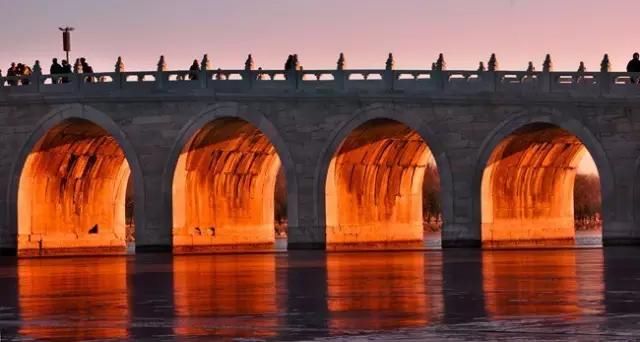 颐和园十七孔桥金光穿洞景象早来半个月,有好