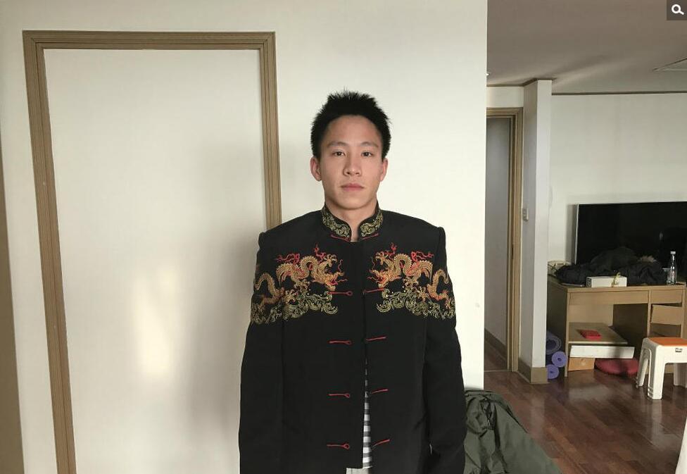 跳水队试礼服 任茜穿高跟鞋配蓝色旗袍